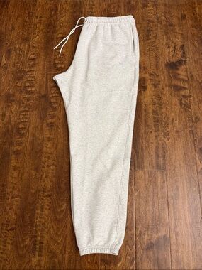 Nike Light Heather Gray Jogger Sweatpants